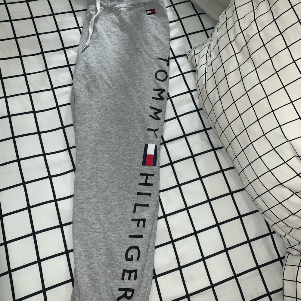 Tommy Hilfiger sweats/joggers